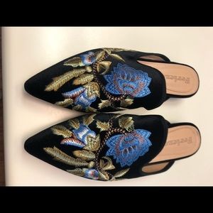 Ferzicot slippers, size 8